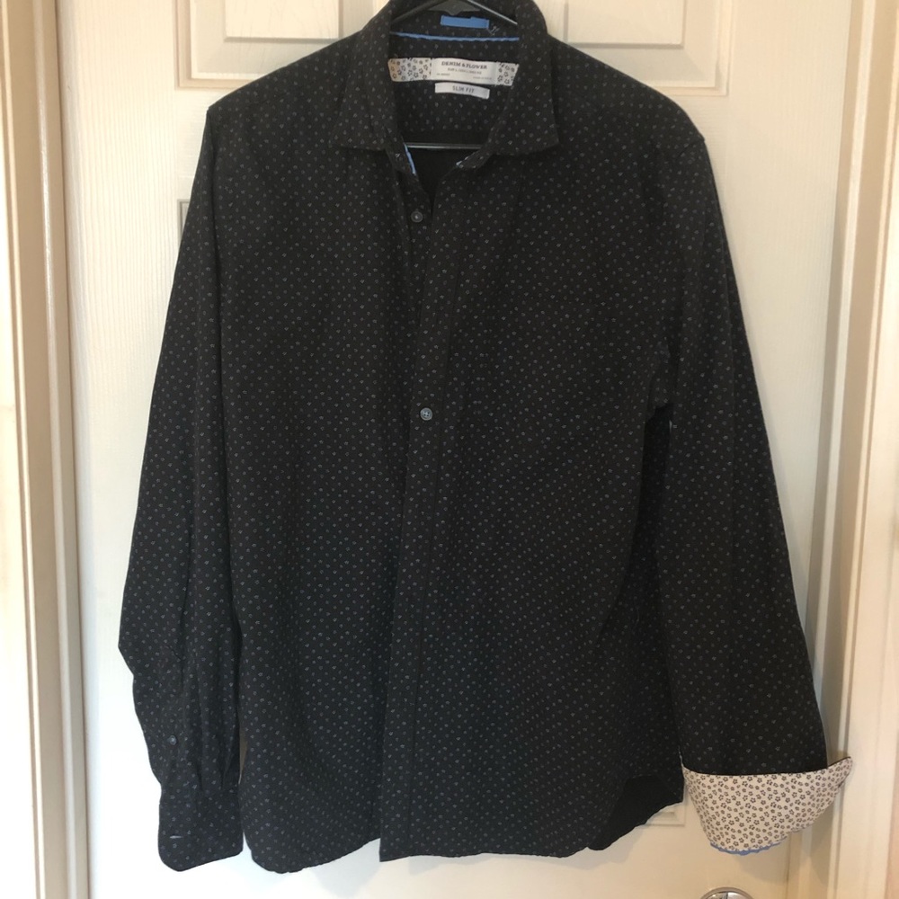 Men’s slim fit dress shirt